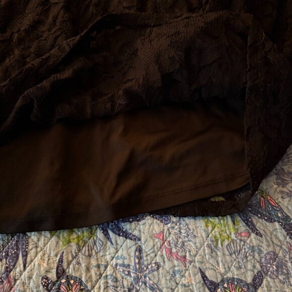 Stretch Lace And Mesh Crew Neck Long Sleeve Top - Picture 4 of 6